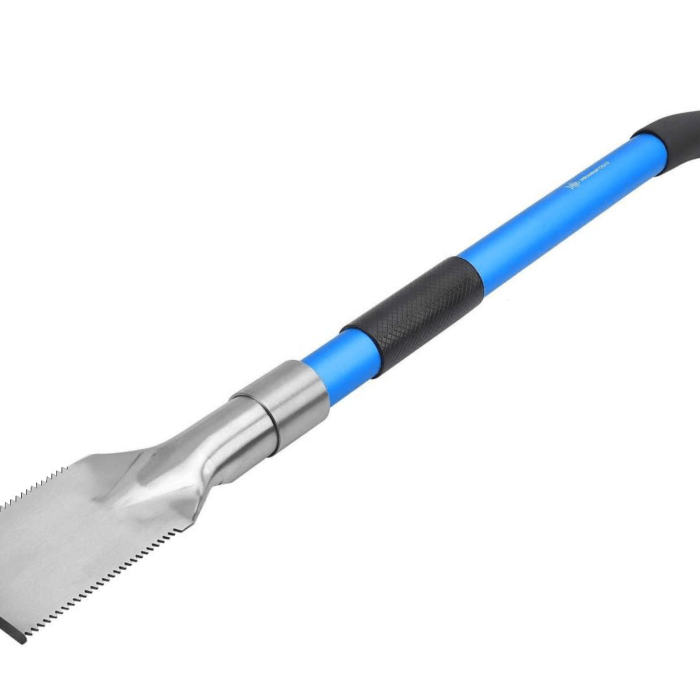 Large scraper with blue handle