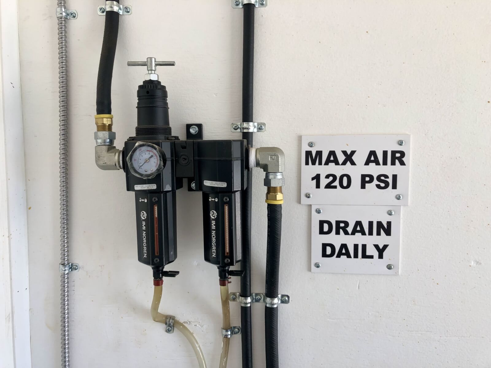 Spray Foam Rig Pressure gauge with Max PSI sign